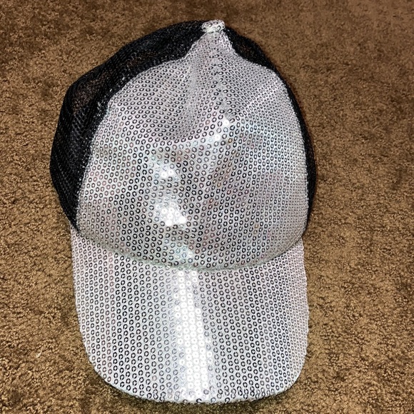 Hat Silver half sequin & half black mesh baseball cap hat, adjuster on back - Picture 1 of 6